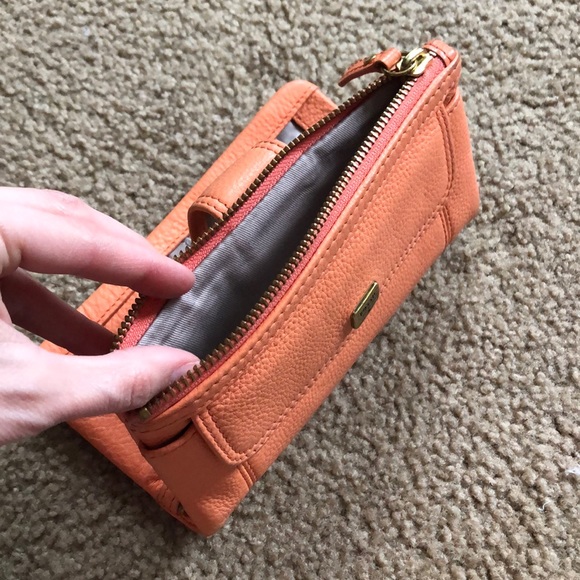 Fossil Peach/Coral Colored Wallet - Picture 5 of 7